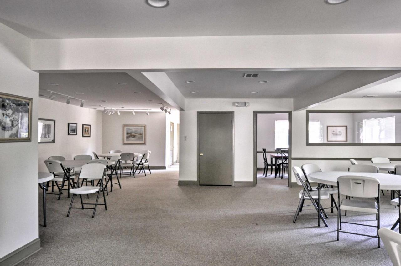 Resort-Style Hilton Head Condo - Walk To Beach! Hilton Head Island Exterior photo